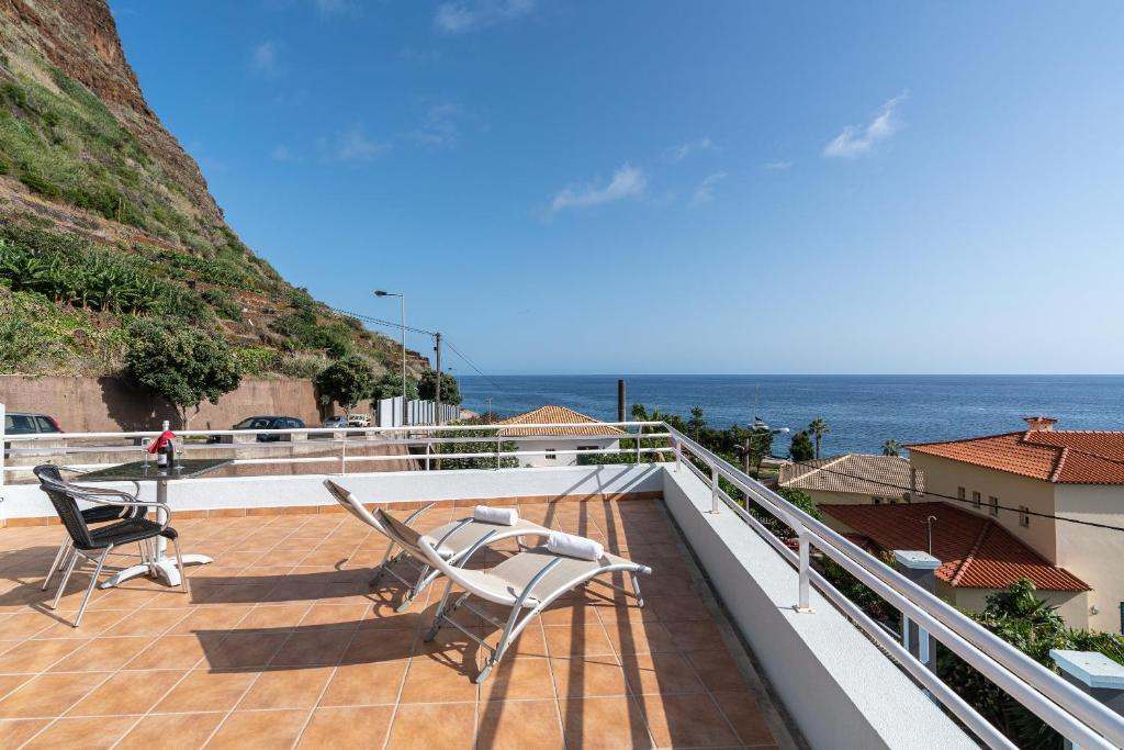 Ocean-facing terrace at TarmarPlace